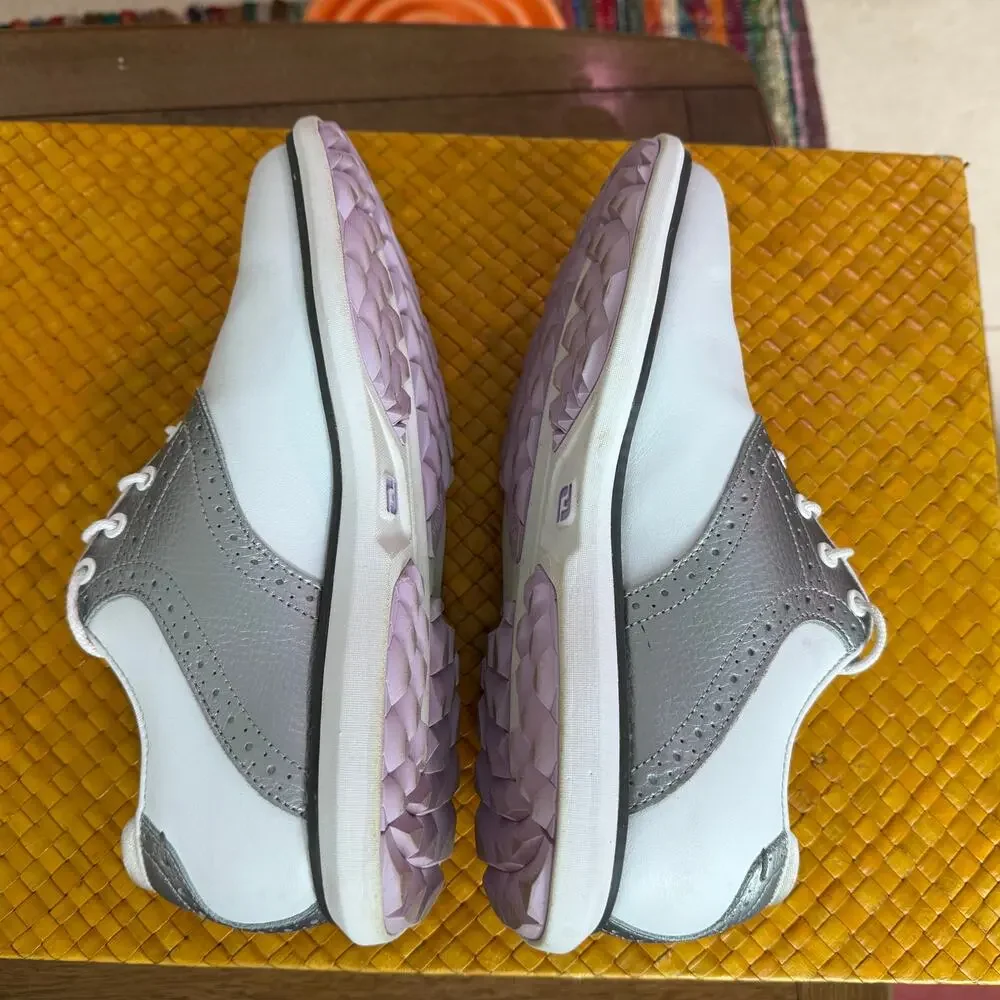 FJ FootJoy Traditions Spikeless Women’s Saddle Style Golf Shoe Size 7 Gray White